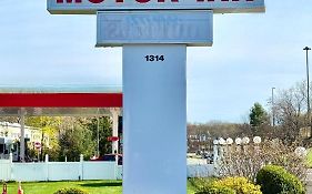 Chisholm'S Motor Inn